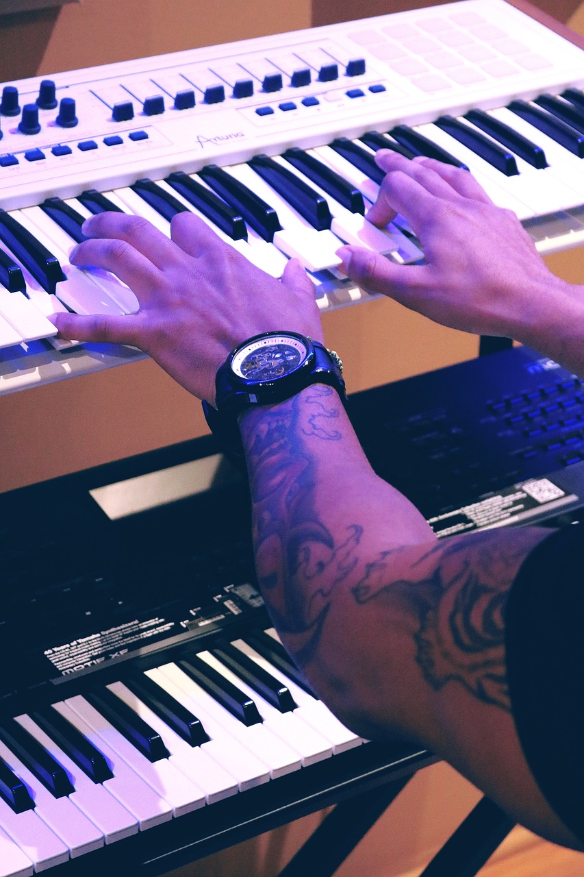 piano, playing, music-1290127.jpg